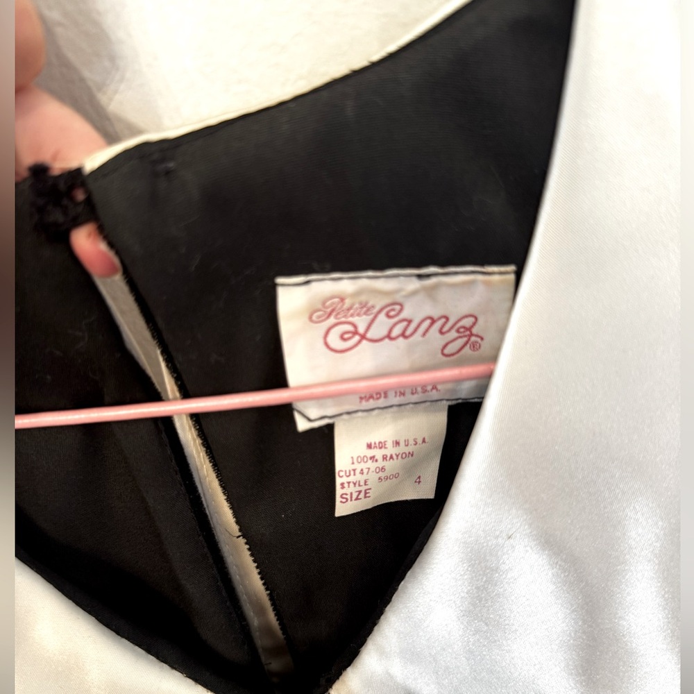 Retro Audrey Hepburn Breakfast at Tiffany’s velvet cocktail dress - Picture 5 of 6